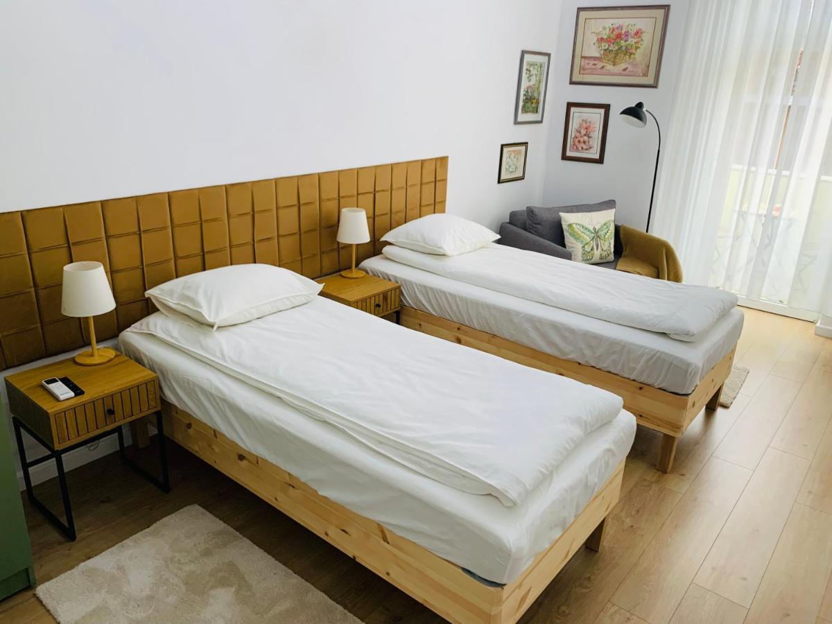 Margaret Boulevard Apartment - With Balcony 布达佩斯 外观 照片