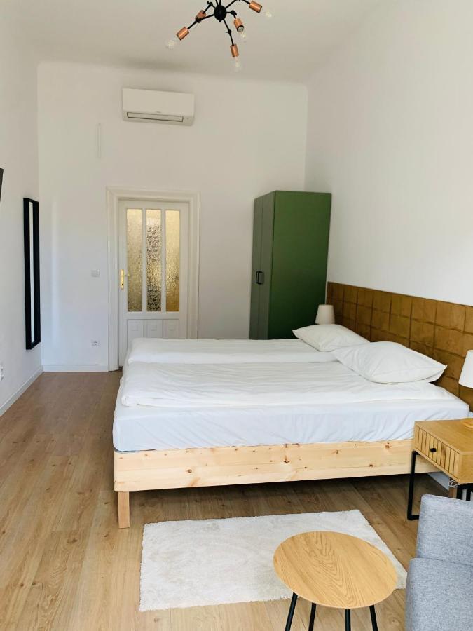 Margaret Boulevard Apartment - With Balcony 布达佩斯 外观 照片