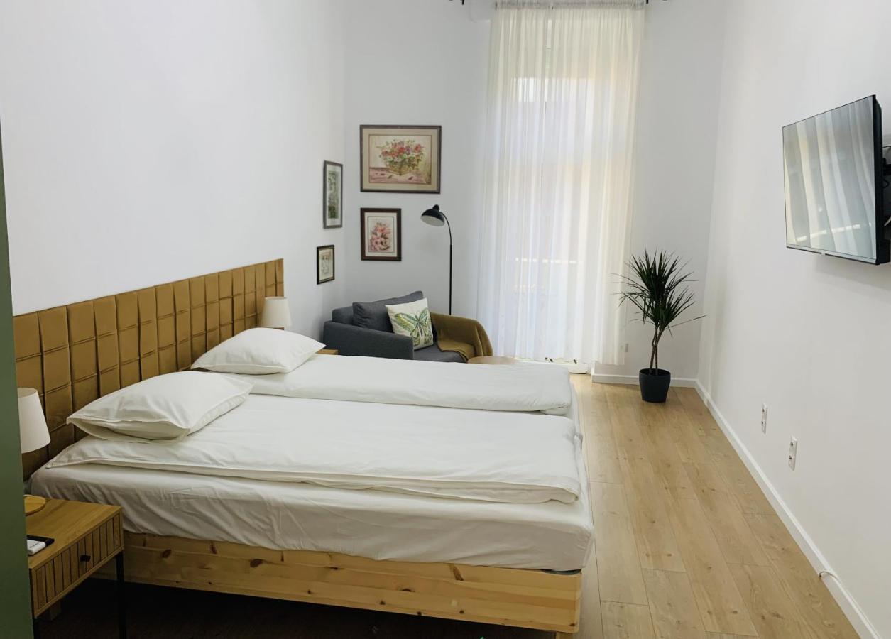 Margaret Boulevard Apartment - With Balcony 布达佩斯 外观 照片