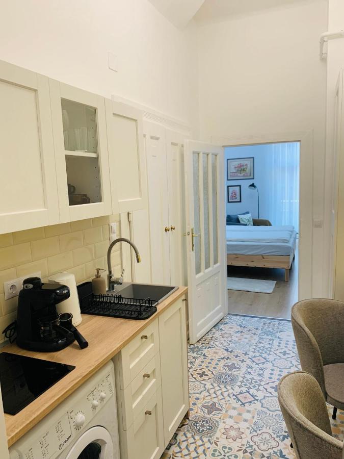 Margaret Boulevard Apartment - With Balcony 布达佩斯 外观 照片